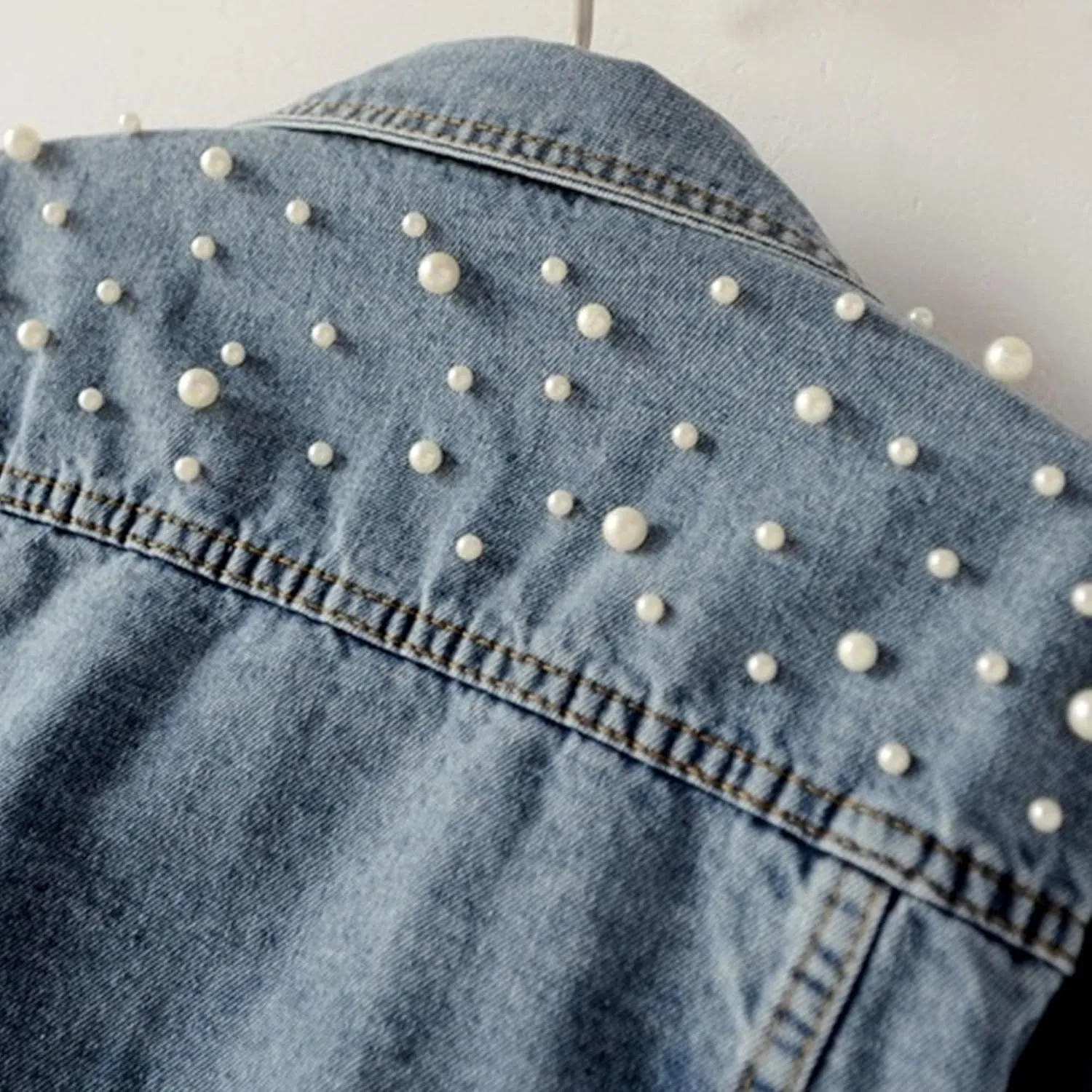 Casual Denim Jackets For Women Embroidered Pearls Beading Jeans Coat Fashion Loose Long Sleeve Button Down Jean Jacket