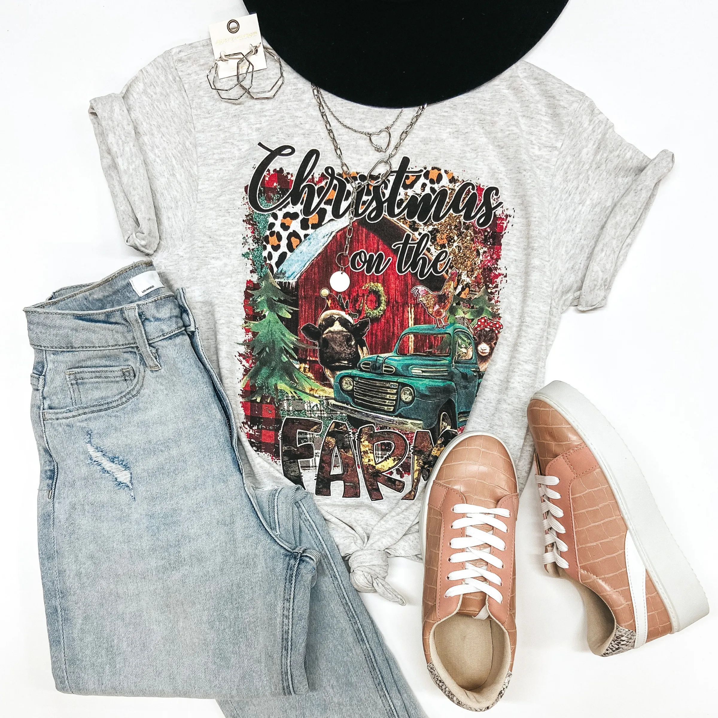 Last Chance Size Small | Christmas On the Farm Short Sleeve Graphic Tee in Light Heather Grey